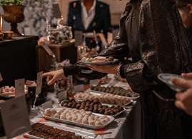 Upplev ett klassiskt julbord på Krusenberg Herrgård